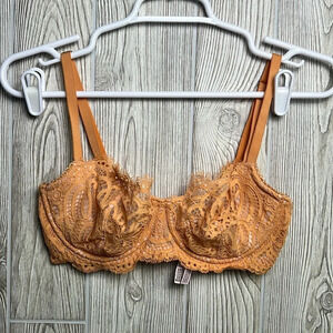 Women’s Victoria’s Secret dream angel push-up without padding orange lace 32DD